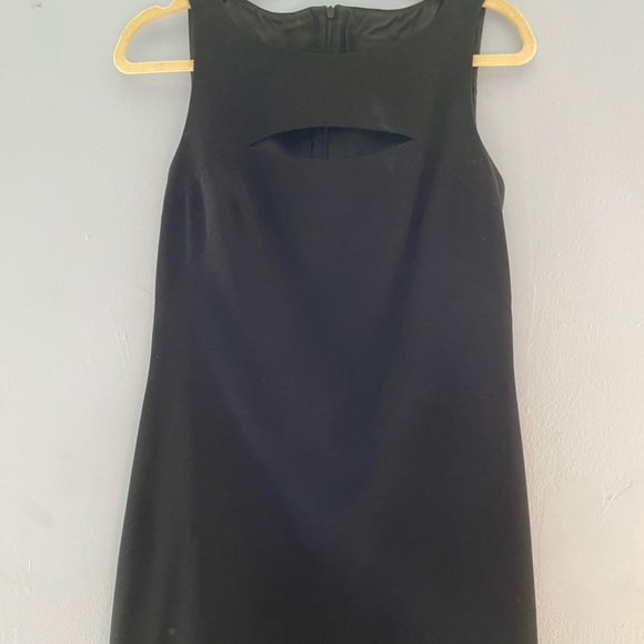 Black dress - Picture 1 of 2